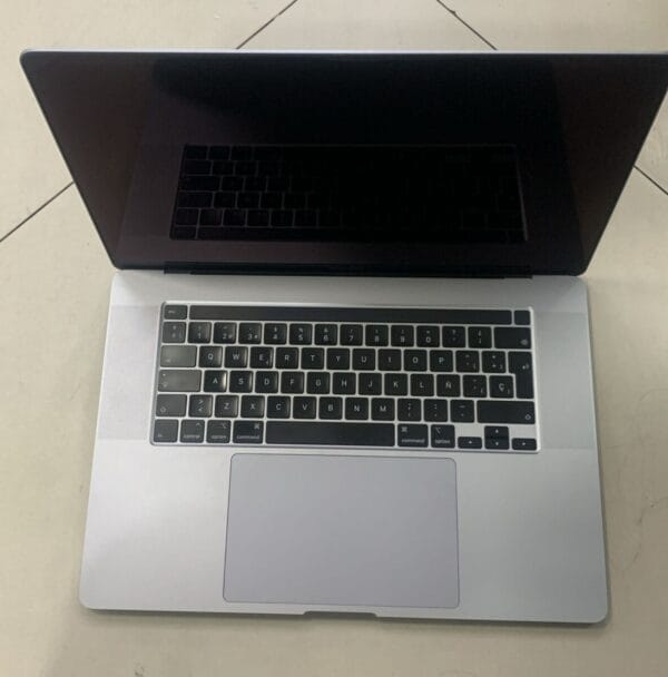 MacBook Pro Usado apple 15.6 usado 3