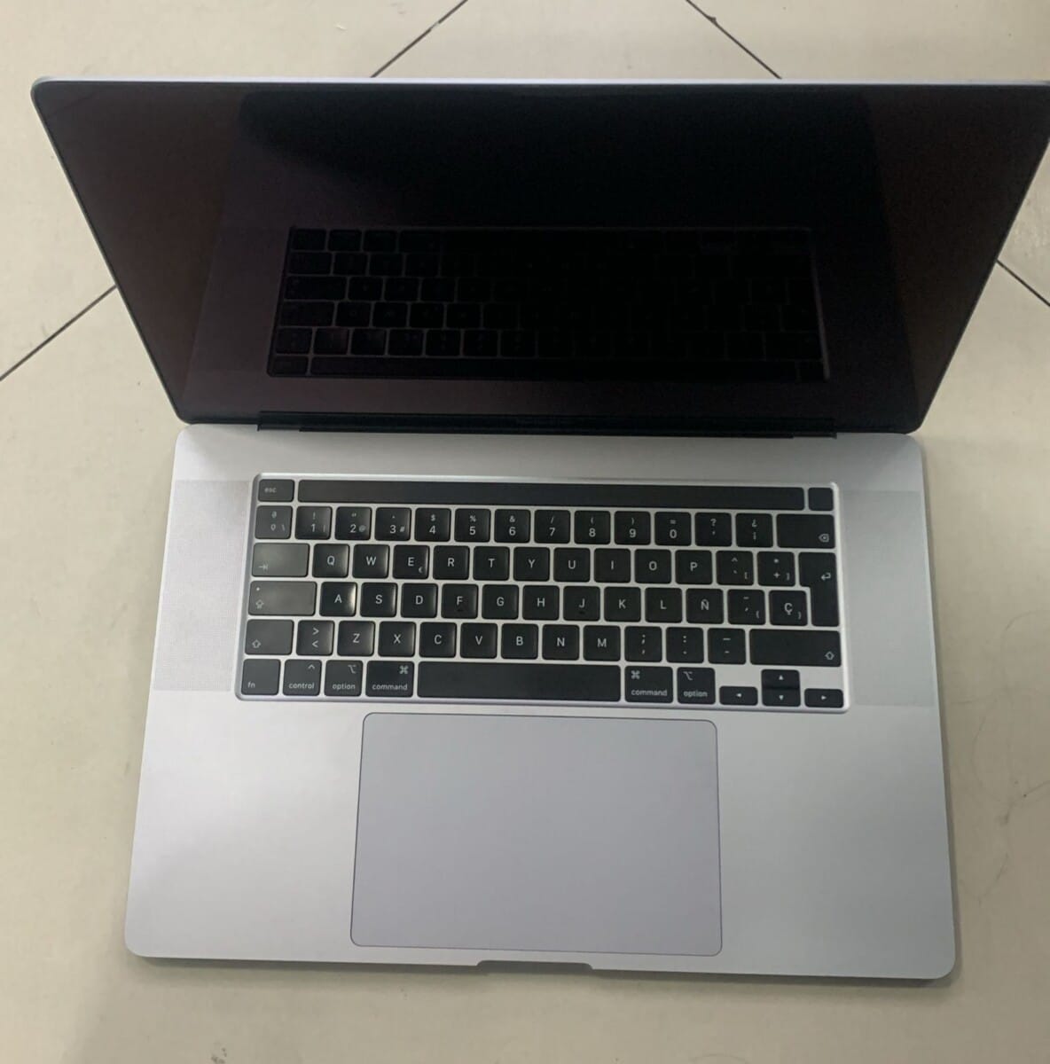 MacBook Pro Usado apple 15.6 usado 3