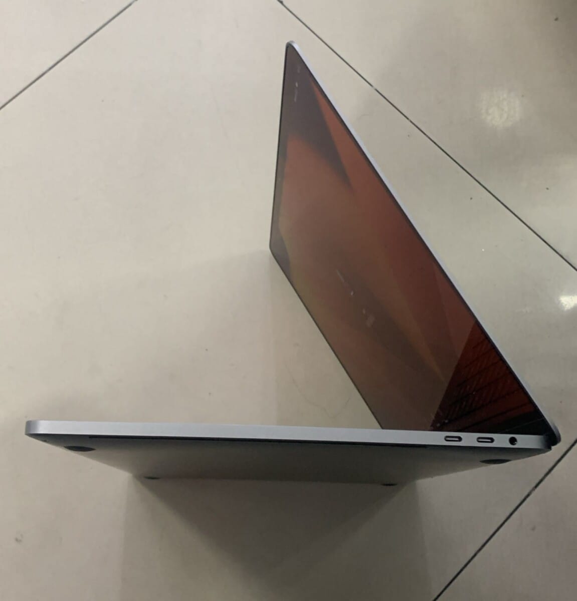 MacBook Pro Usado apple 15.6 usado 3