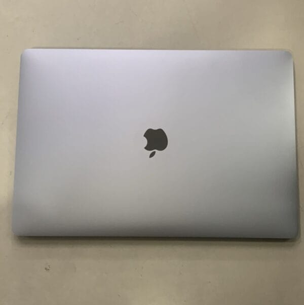 MacBook Pro Usado apple 15.6 usado 3