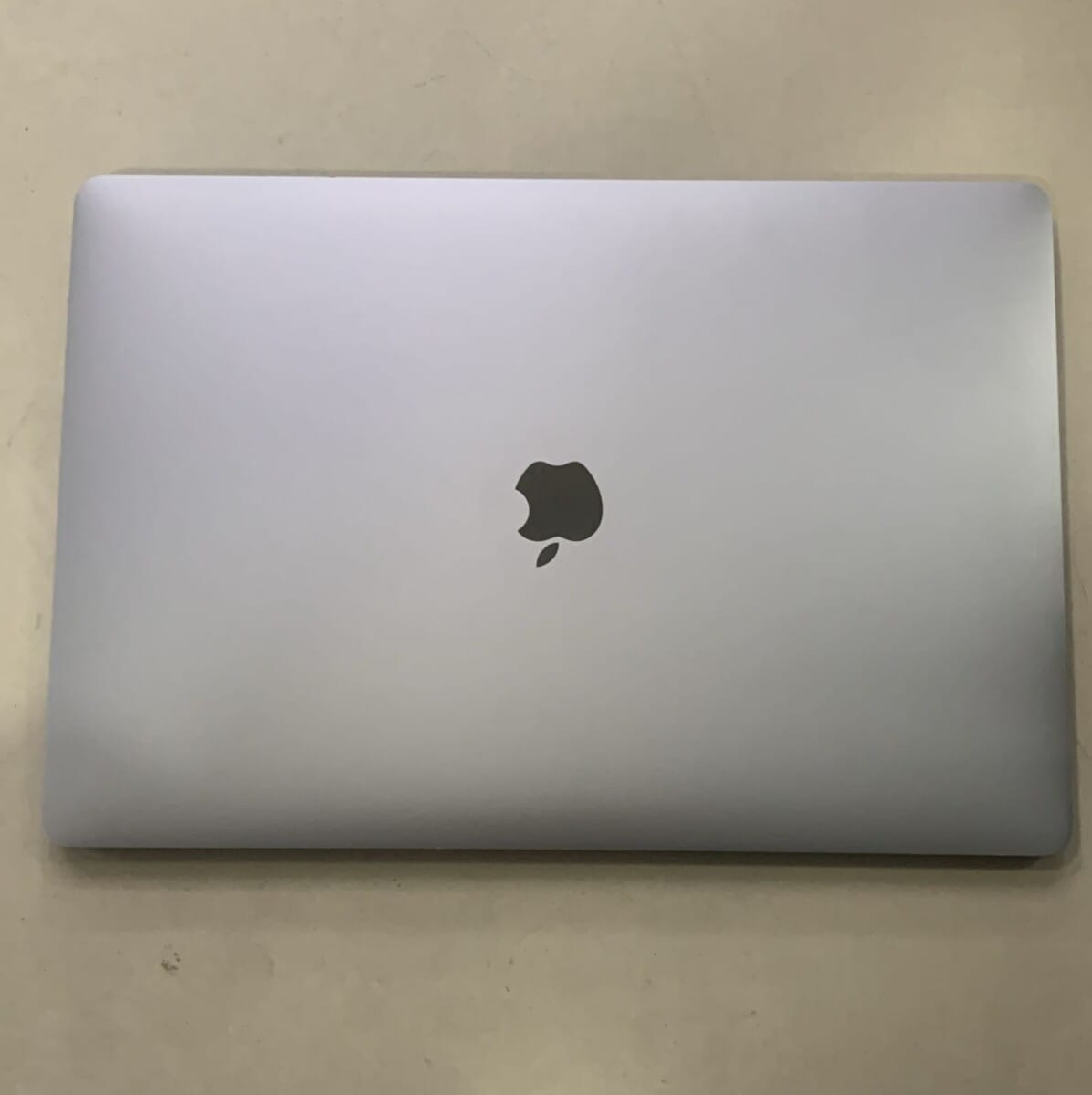 MacBook Pro Usado apple 15.6 usado 3